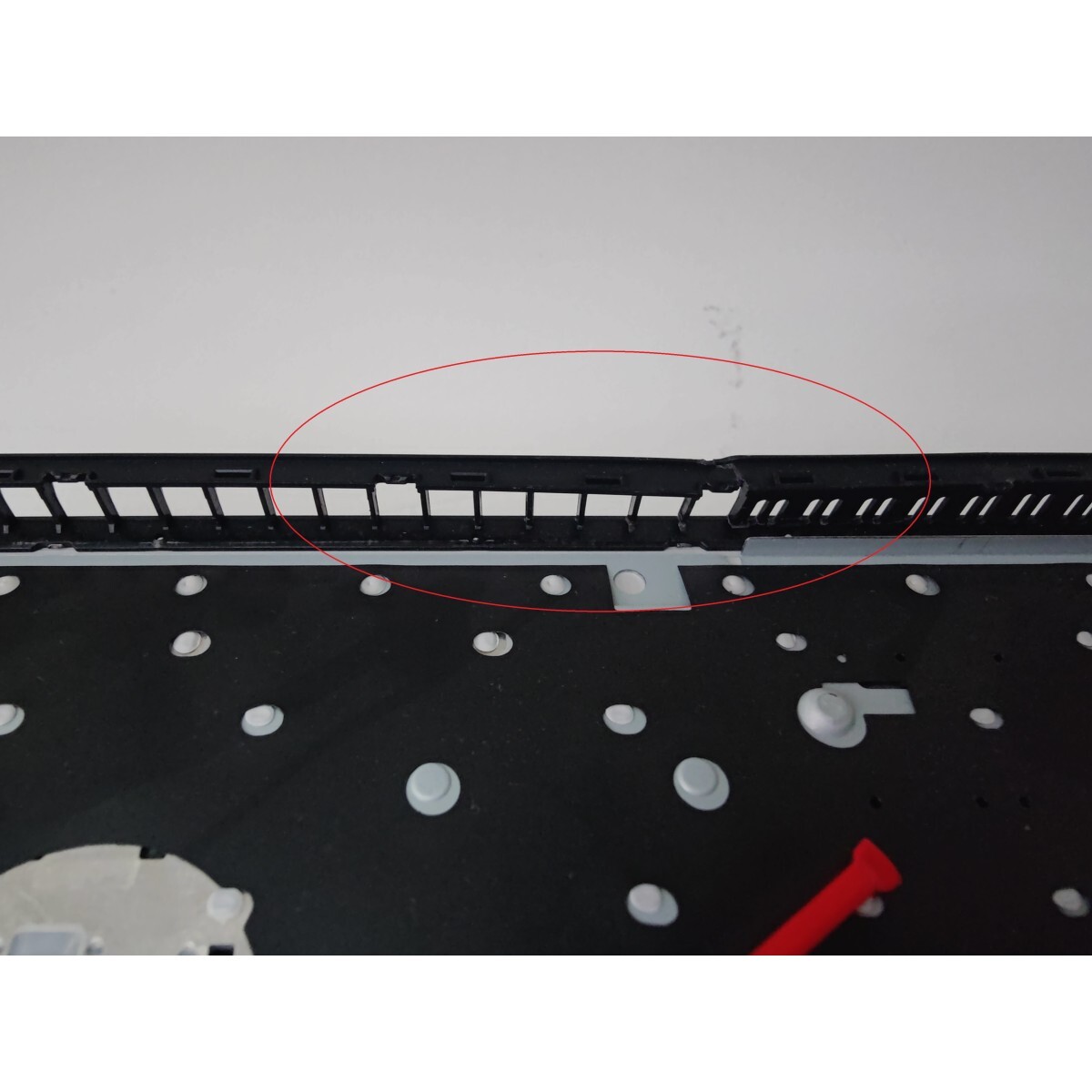 Teclado p/ Samsung compatível com NP550XCJ Com Restpad - Com pequena avaria (verificar imagens), 