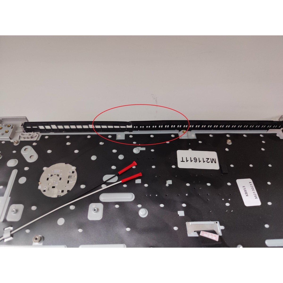 Teclado p/ Samsung compatível com NP550XCJ Com Restpad - Com pequena avaria (verificar imagens), 