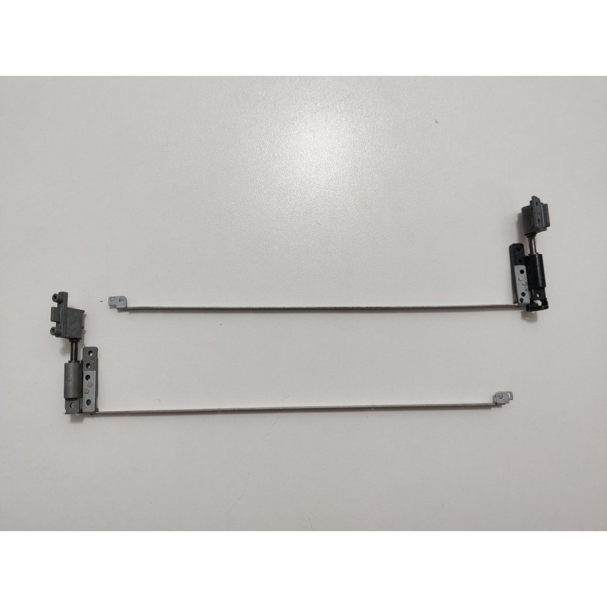 Dobradiças P/ Hp Dv9000 Series 17 Lcd ESPEC143, 